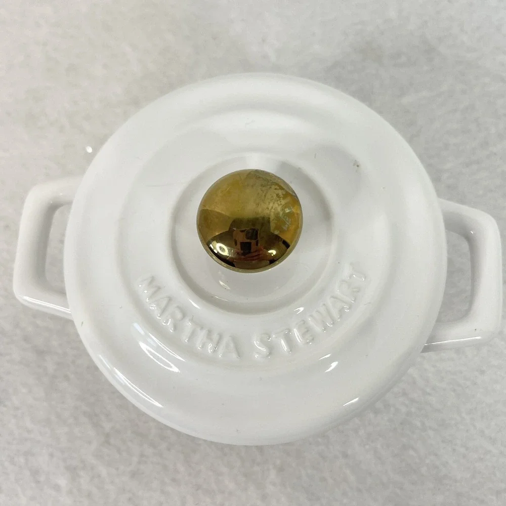 Martha Stewart Mini Holiday Cocottes 7.35 ounces White And Gold Snowflakes